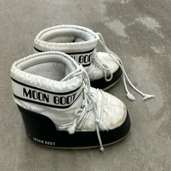 Moon  boot - Picture 1 of 9